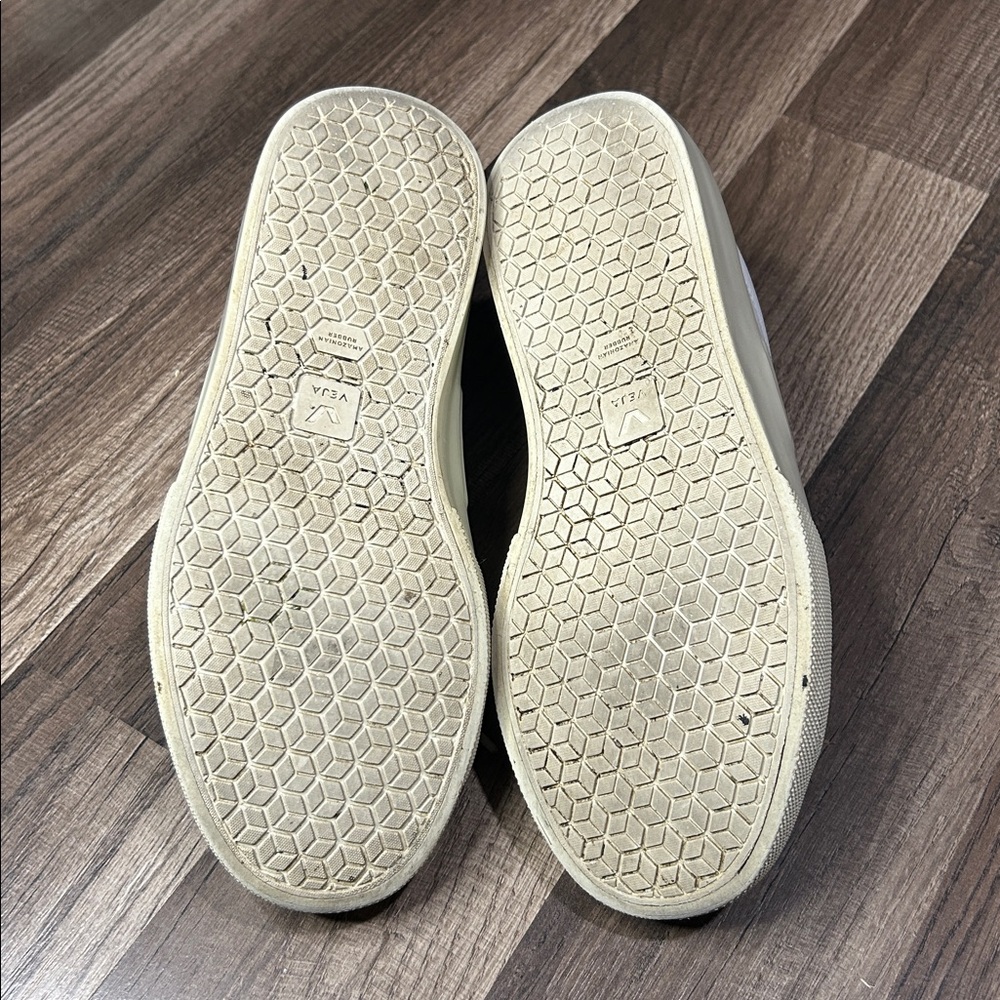 Veja Campo Sneakers Men’s, Size 7 White - Picture 8 of 9